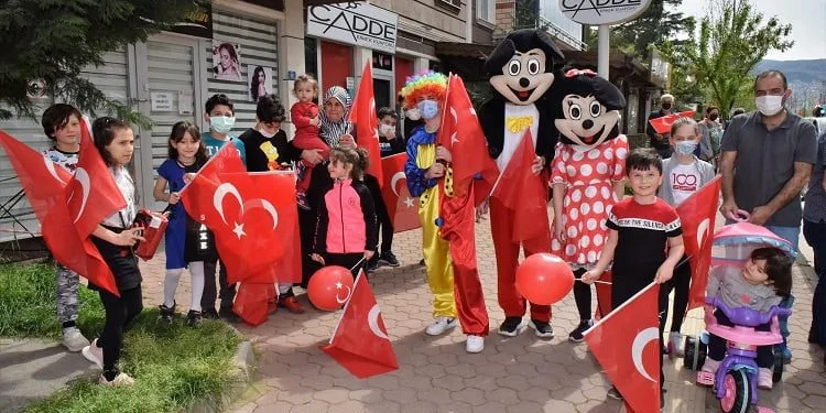 Yıldırım’da 23 Nisan coşkusu evlere taşındı