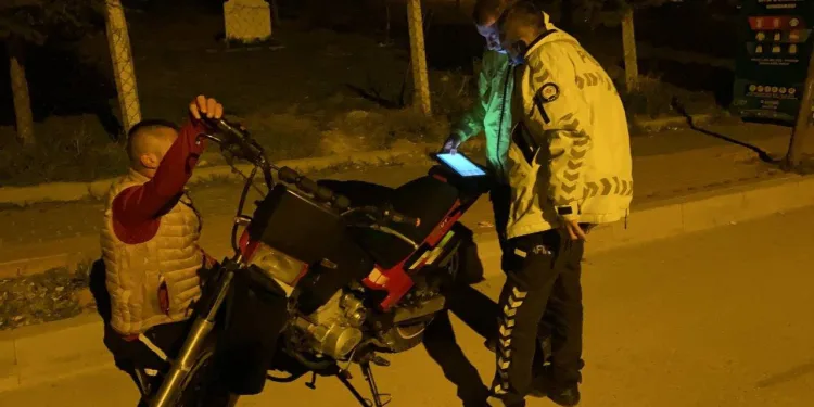 Polisten kaçarken motosikleti arızlandı
