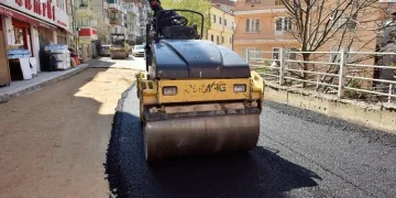 Bursa Yıldırım’da yollar yenileniyor