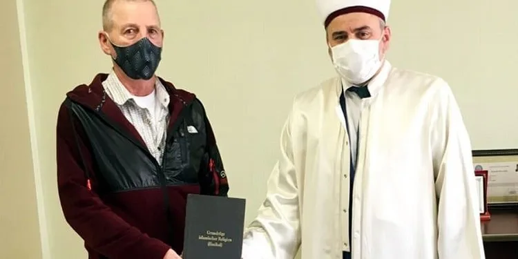Bursa’da yaşayan Alman Hans müslüman oldu