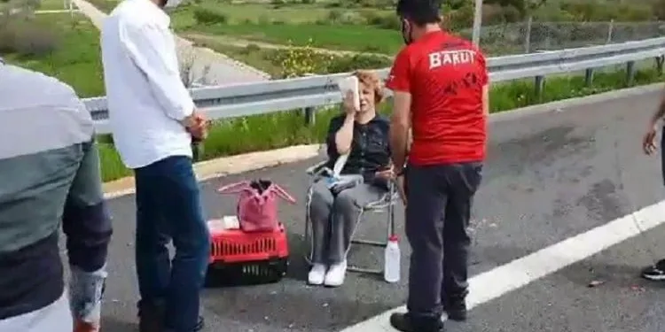 Bursa’da otobanda yaralı halde ambulans bekledi