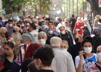 Bursa’da çarşı ve pazarlarda adım atacak yer kalmadı
