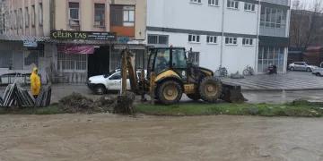 Bursa’da dere yatağı taşkınlarına anında müdahale