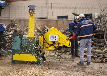 Kestel’de budama atıkları organik gübreye dönüşüyor