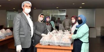 371 bin sıcak yemek, erzak paketi ve somun ekmeği