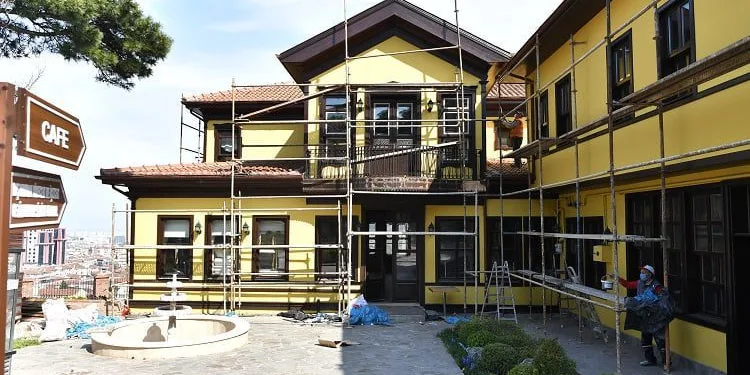 Sümbüllü Bahçe Konağı yenileniyor