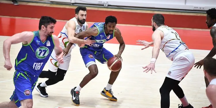 Petkimspor: 62 – Tofaş: 83