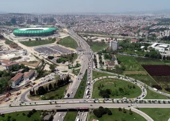 Kapanmanın ilk günü Bursa: Kilometrelerce kuyruk oluştu