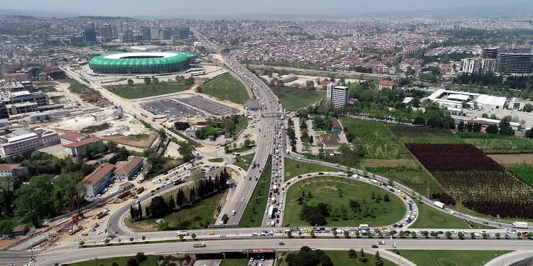 Kapanmanın ilk günü Bursa: Kilometrelerce kuyruk oluştu
