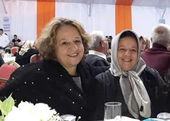 İkiz kardeşler aynı gün koronavirüsten öldü