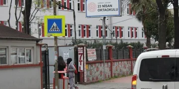Okulda ortak flüt kullanıldı, 14 kişi pozitif çıktı