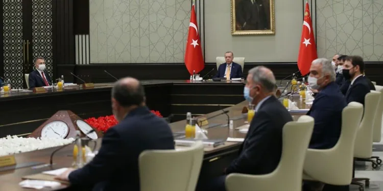Kabine bugün toplanıyor! Tam kapanma masada