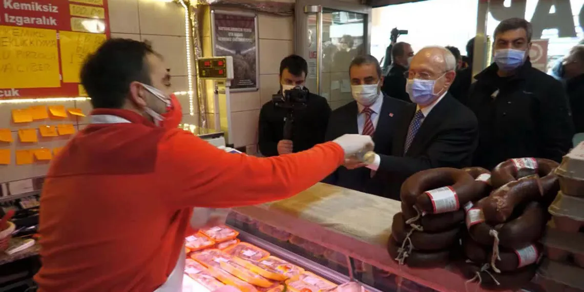 Kılıçdaroğlu, Bursa’da vatandaşın veresiye defterini kapattı