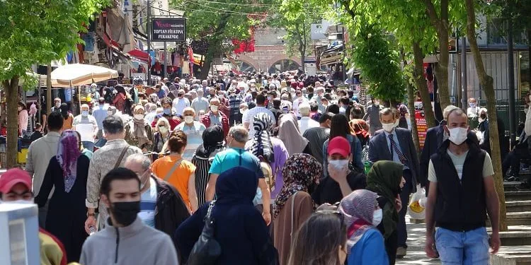 Tam kapanma sonrası Bursalılar kendini dışarı attı
