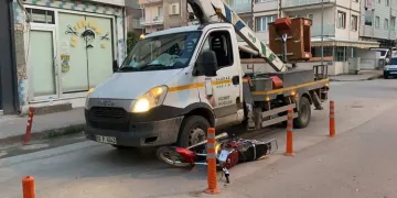 Kamyonetin altında sürüklendi yaşam savaşı veriyor