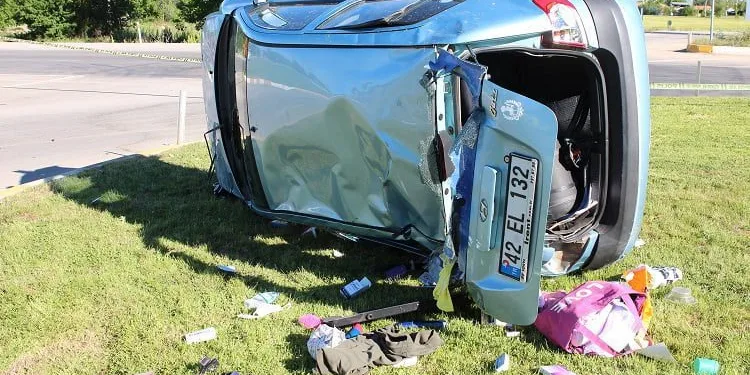 Takla atan otomobilde anne-kız hayatını kaybetti