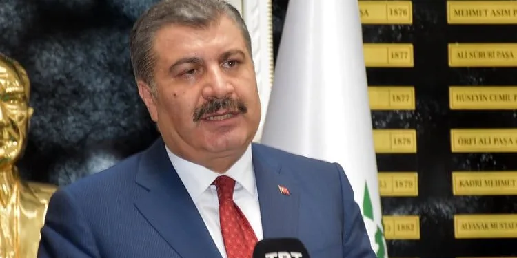 Bakan Koca açıkladı: Hastane başvuruları yarı yarıya düştü