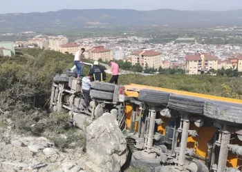 Bursa’da kamyon sürücüsü  ölümden döndü!