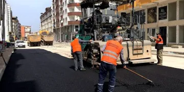 Osmangazi’de yollar asfaltla yenileniyor