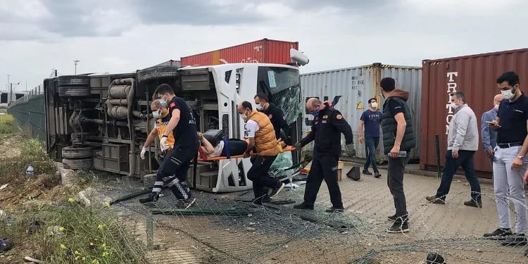 Bursa’da işçileri taşıyan servis kaza yaptı! 1 ölü