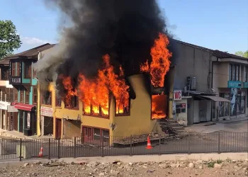 Bursa’da tarihi çarşıda korkutan yangın