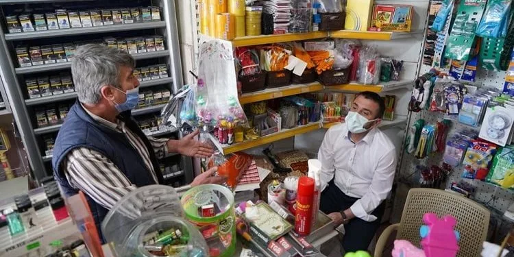 Bursa’da ilçedeki veresiye defterlerini tek tek topladı