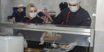 Bursa Karacabey’de aşevi ihtiyaç sahiplerine büyük katkı sağlıyor