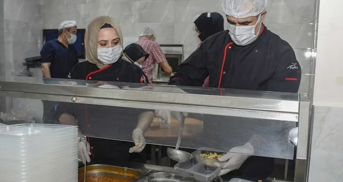 Bursa Karacabey’de aşevi ihtiyaç sahiplerine büyük katkı sağlıyor