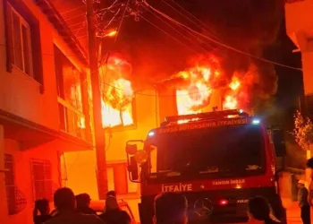 Bursa’da sahur vakti yangın! Alevler tüm evi sardı