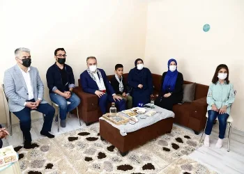 Başkan Aktaş’tan Bursa’da yaşayan Filistinli aileye ziyaret