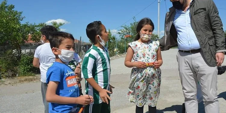 Orhaneli Belediye Başkanı Ali Aykurt bayramlaşma için köyleri gezdi