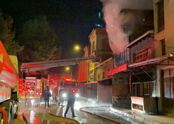 Bursa’da sünger deposu 1 aysa 2 kez yandı
