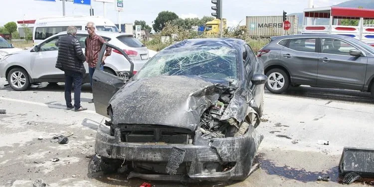 Bursa’da feci kaza! Takla atan araca çarptı