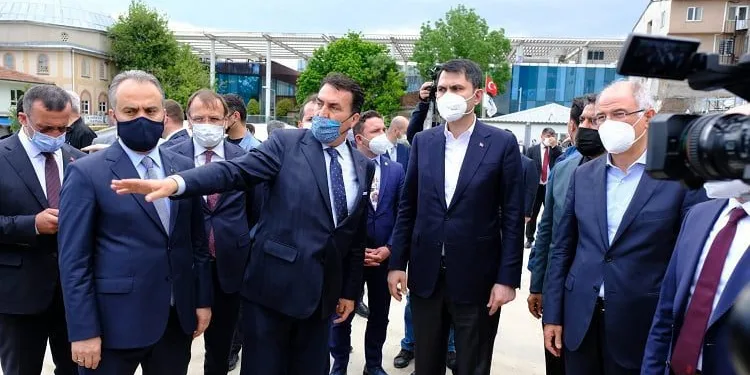 Bakan Kurum Osmangazi Meydanı için tarih verdi