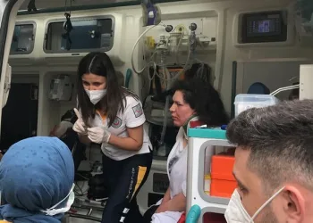 Bursa’da komşular arasında satırlı bıçaklı kavga