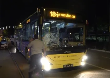 Bursa’da karşıdan karşıya geçerken otobüs çarptı!