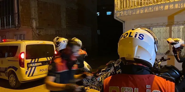 Bursa’da 100 polisle metruk binalara baskın