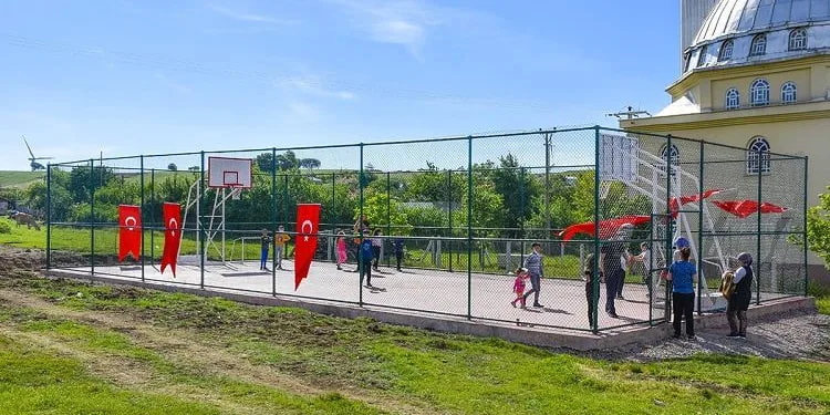 Bursa Karacabeyli gençlere yeni spor alanı