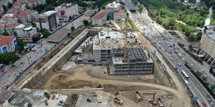 MHP Genel Sekreteri Büyükataman’dan Osmangazi Meydanı’na övgü