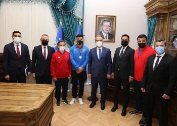 Avrupa üçüncüsü Ergen’den Başkan Aktaş’a ziyaret