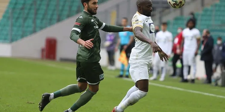 Bursaspor’da 6 futbolcu bugün boşa çıkıyor