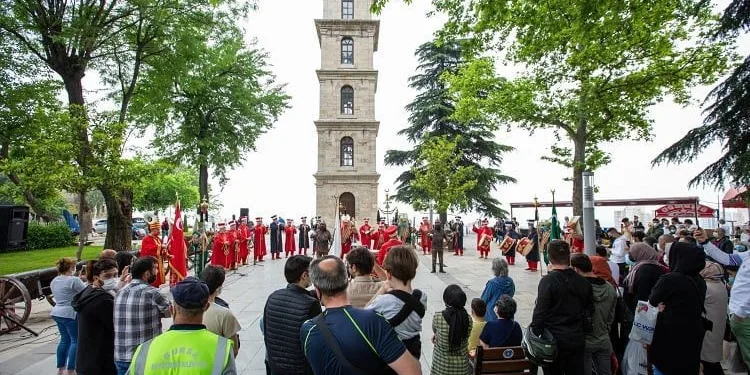 Bursalılar her cuma mehter konseriyle buluşuyor