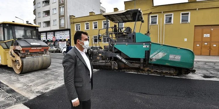 Osmangazi’de tam kapanmada asfalt mesaisi