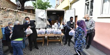 Osmangazi’de her gün 2 bin 500 kişiye iftar yemeği