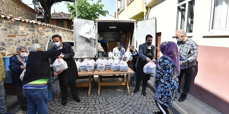 Osmangazi’de her gün 2 bin 500 kişiye iftar yemeği