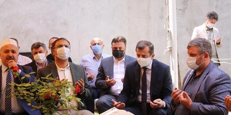Makamında şehit edilen başkan Cüneyt Yıldız kabri başında anıldı