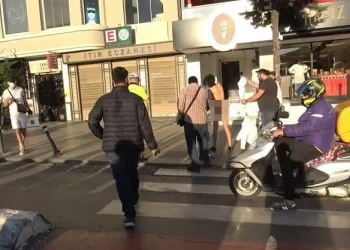 Fas uyruklu turist Taksim’de çırılçıplak soyundu
