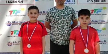 Yıldırım Belediyesporlu tenisçilerden büyük başarı