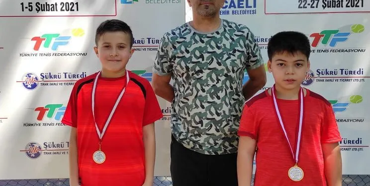 Yıldırım Belediyesporlu tenisçilerden büyük başarı
