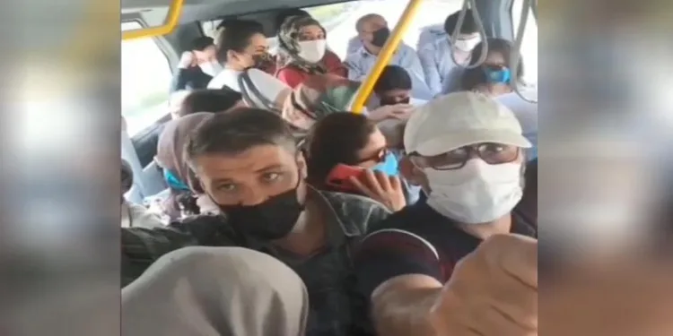 Bursa’da seferler azaltıldı otobüslerde yoğunluk oluştu
